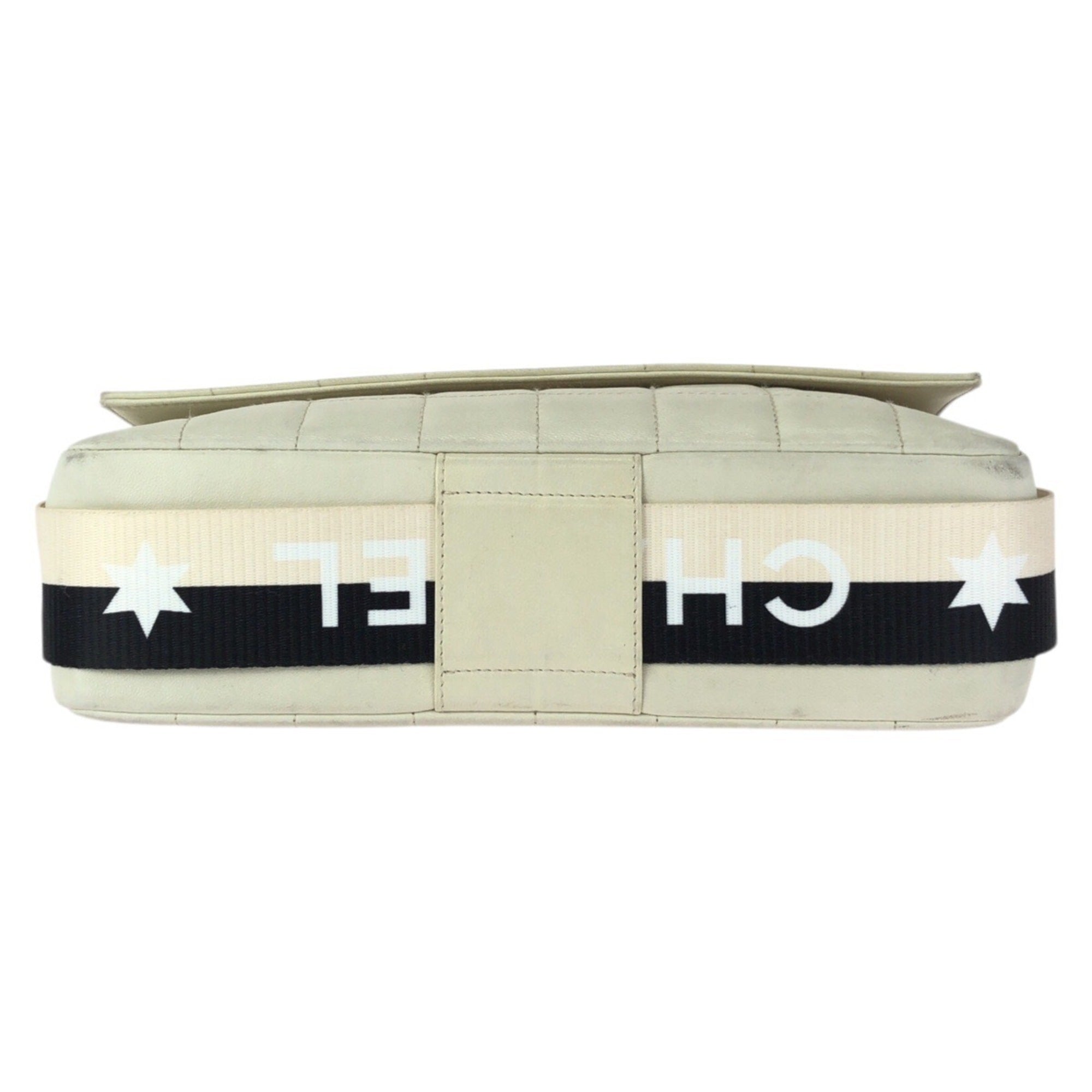 Chanel Black Off-White Leather Messenger Bag Shoulder Bag (Pre-Owned)