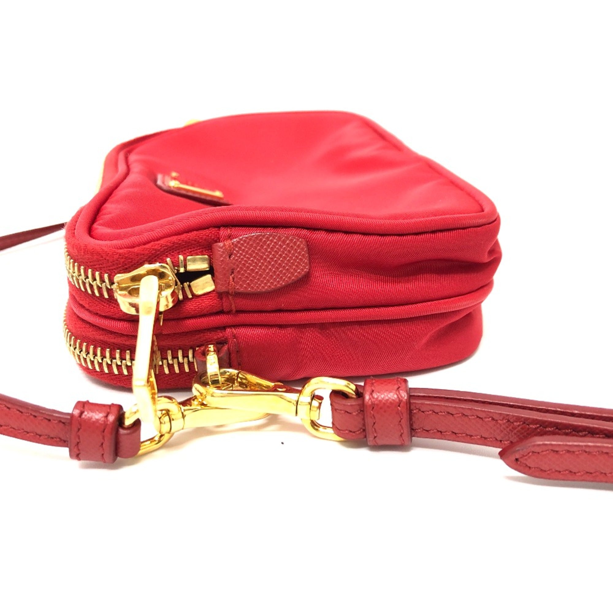 Prada Red Cloth Shoulder Bag (Pre-Owned)