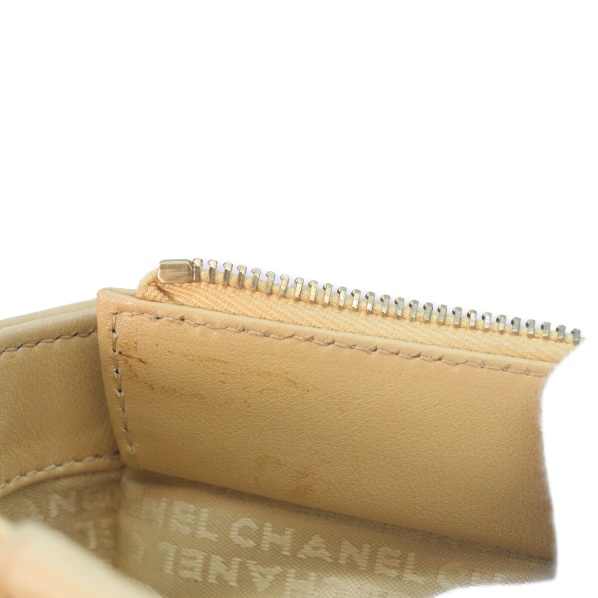 Chanel Chocolate Bar Beige Leather Handbag (Pre-Owned)
