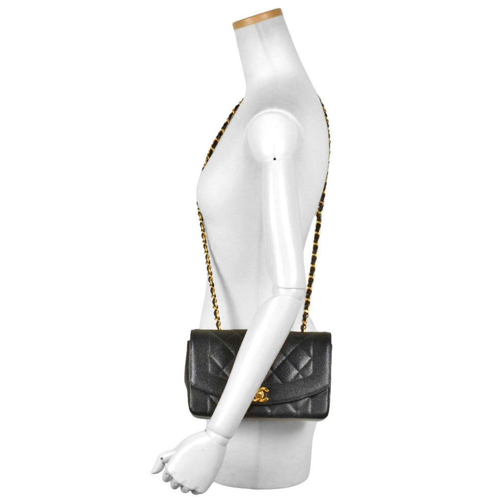 Chanel Black Grained Calfskin Shoulder Bag (Pre-Owned)