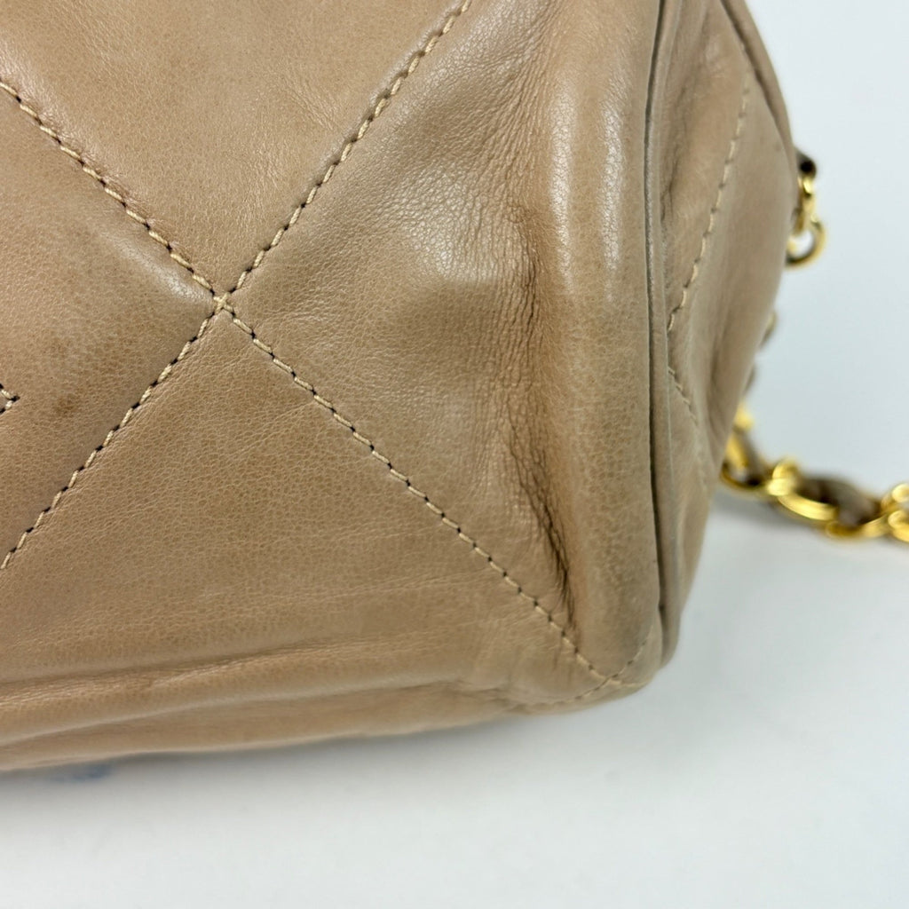 Chanel Matelasse Beige Leather Shoulder Bag (Pre-Owned)