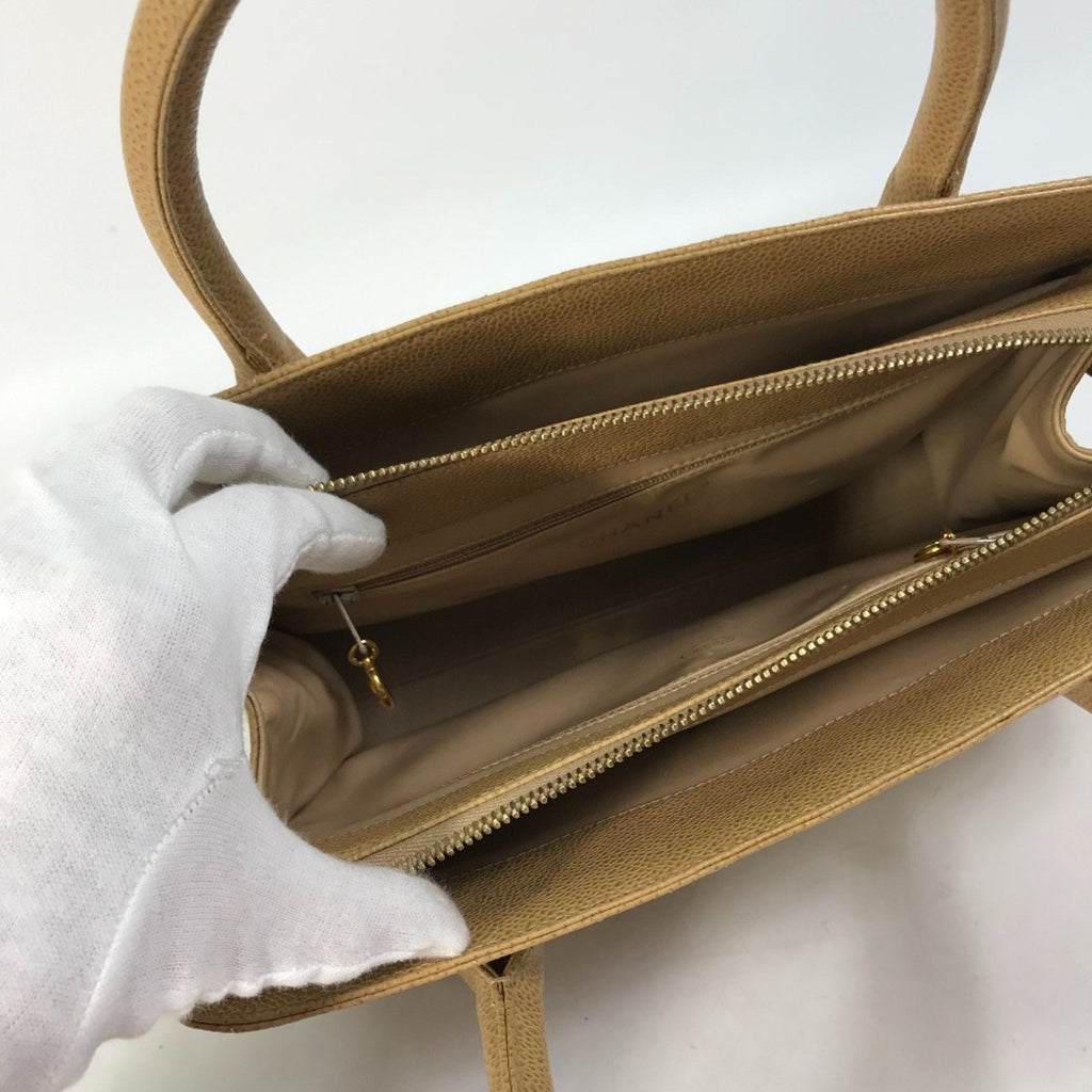 Chanel Beige Leather Handbag (Pre-Owned)