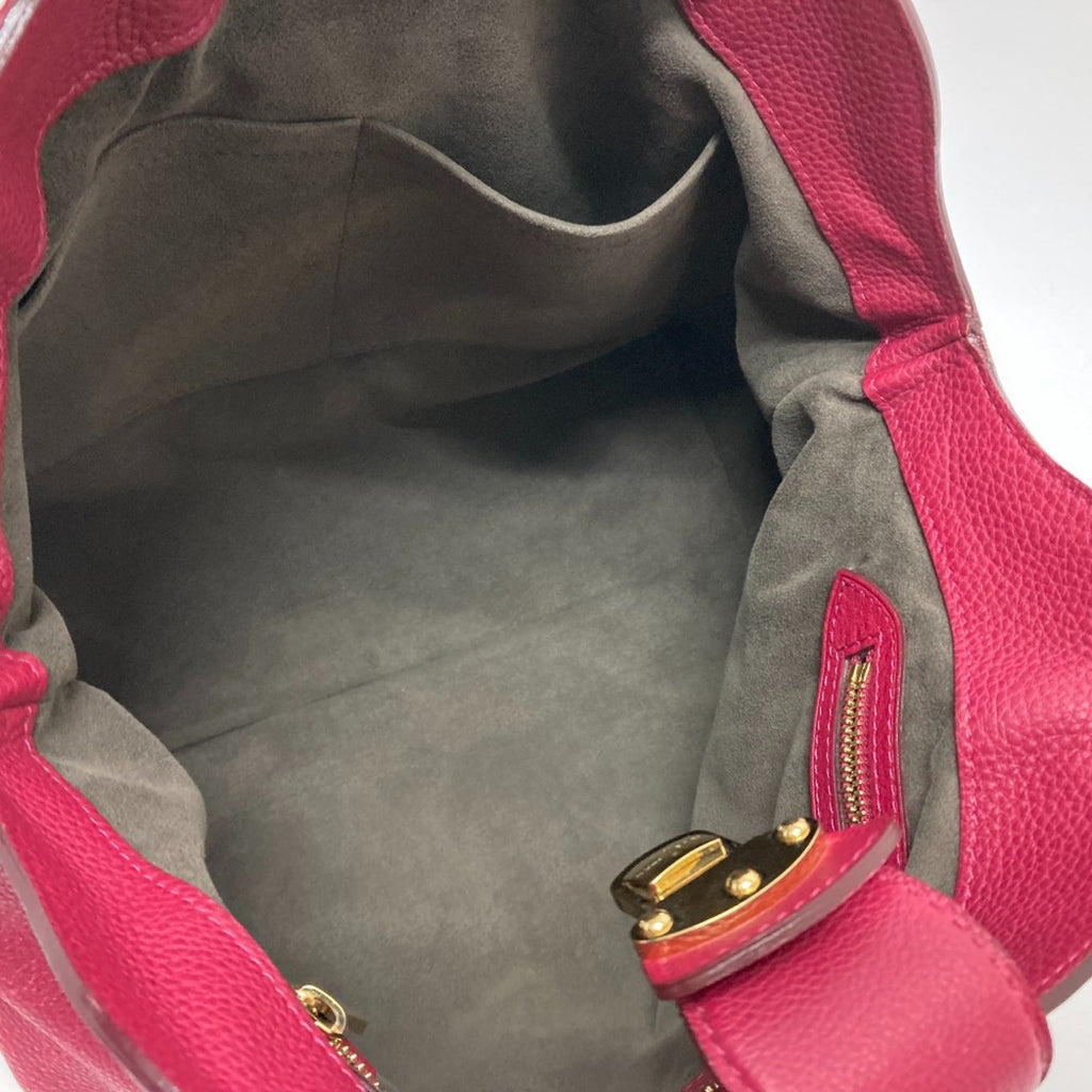 Louis Vuitton Red Other Handbag (Pre-Owned)