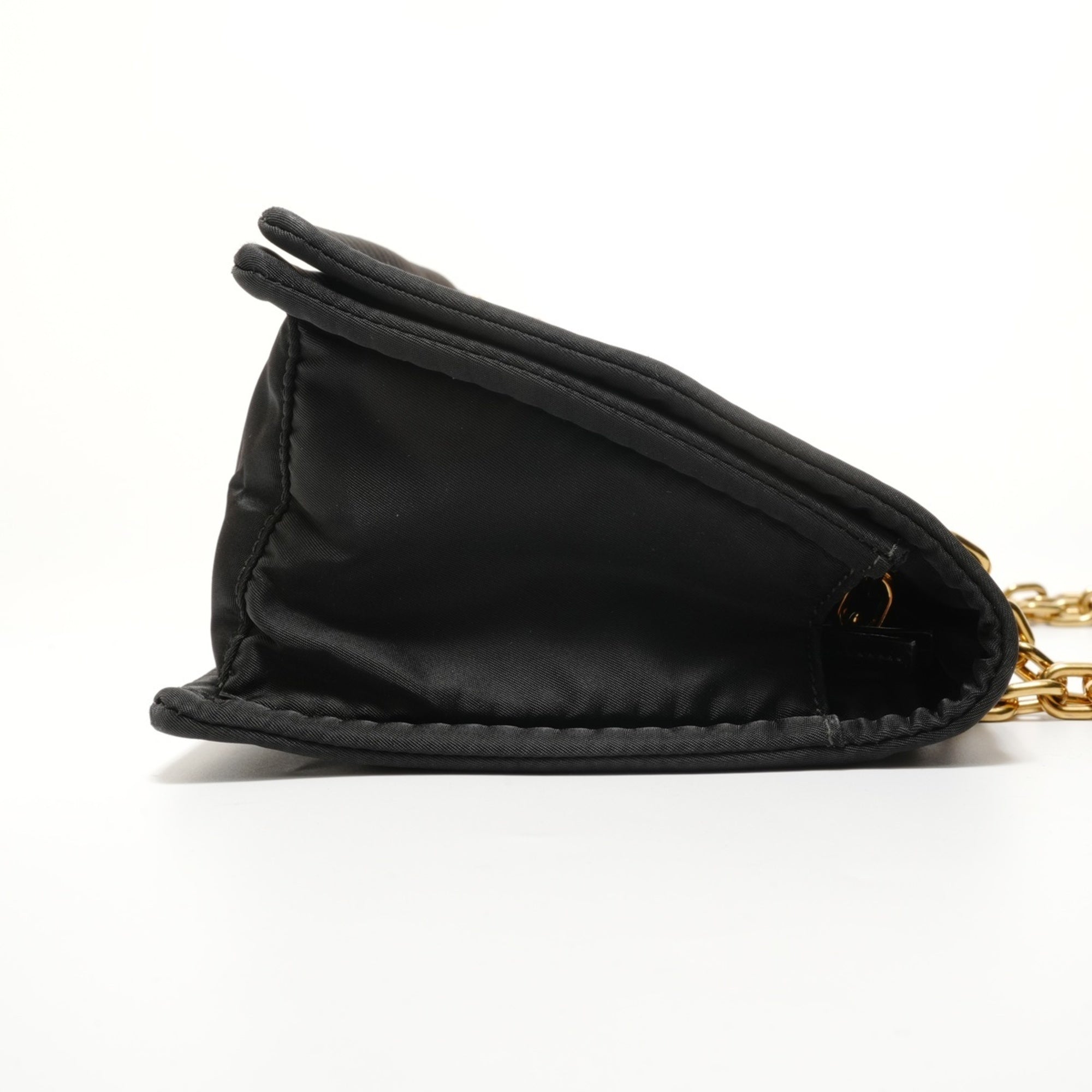 Prada Black Nylon Shoulder Bag (Pre-Owned)