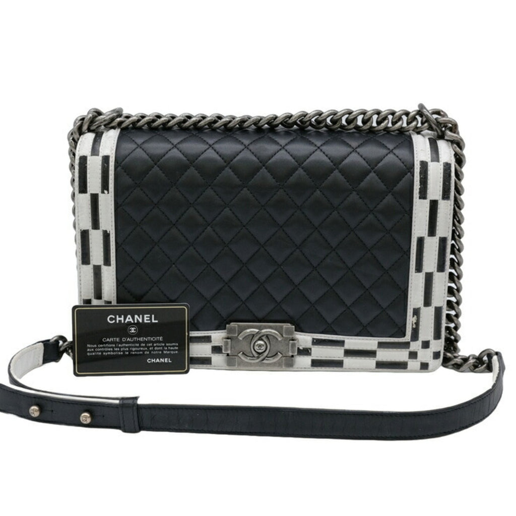 Chanel Boy Chanel Black White Leather Shoulder Bag (Pre-Owned)
