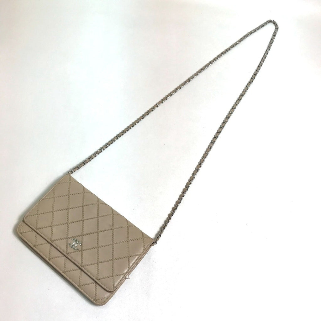 Chanel Beige Leather Long Wallet (Bi-Fold) (Pre-Owned)