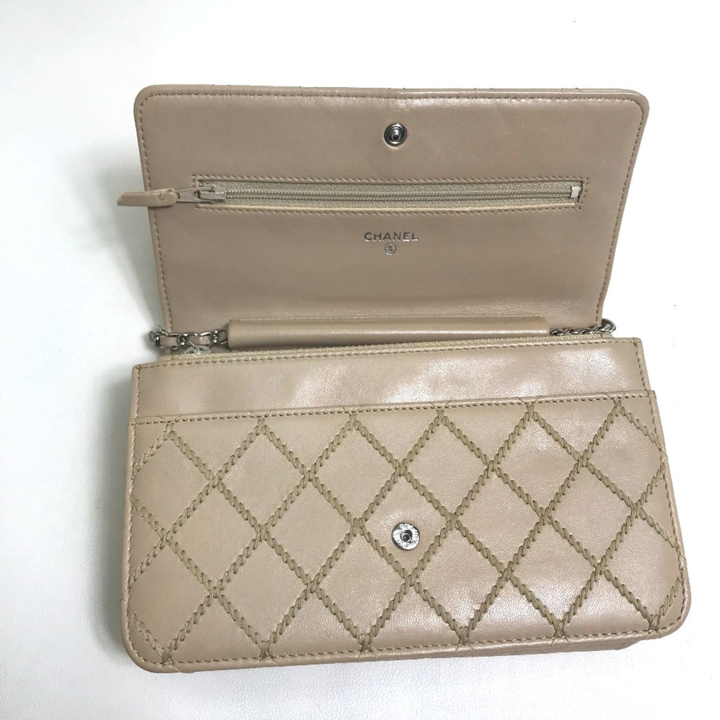 Chanel Beige Leather Long Wallet (Bi-Fold) (Pre-Owned)