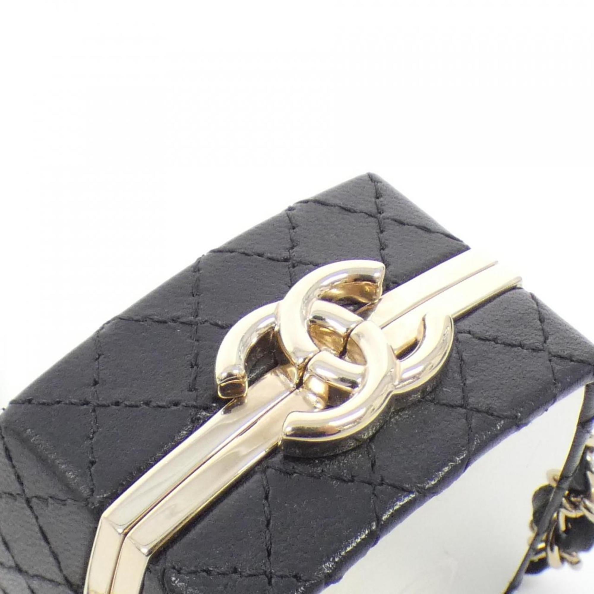 Chanel Black Leather Clutch Bag (Pre-Owned)