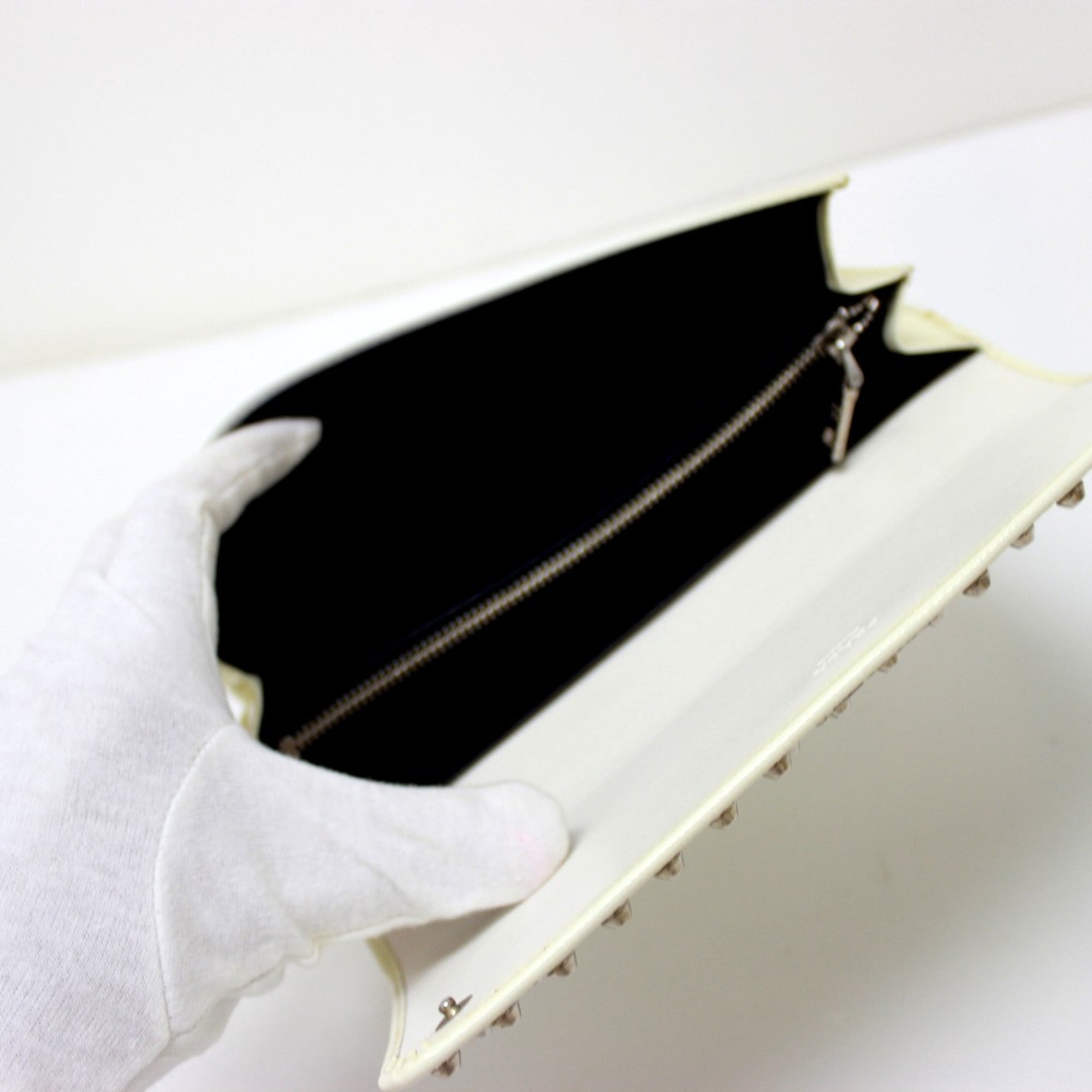 Prada White Leather Long Wallet (Bi-Fold) (Pre-Owned)