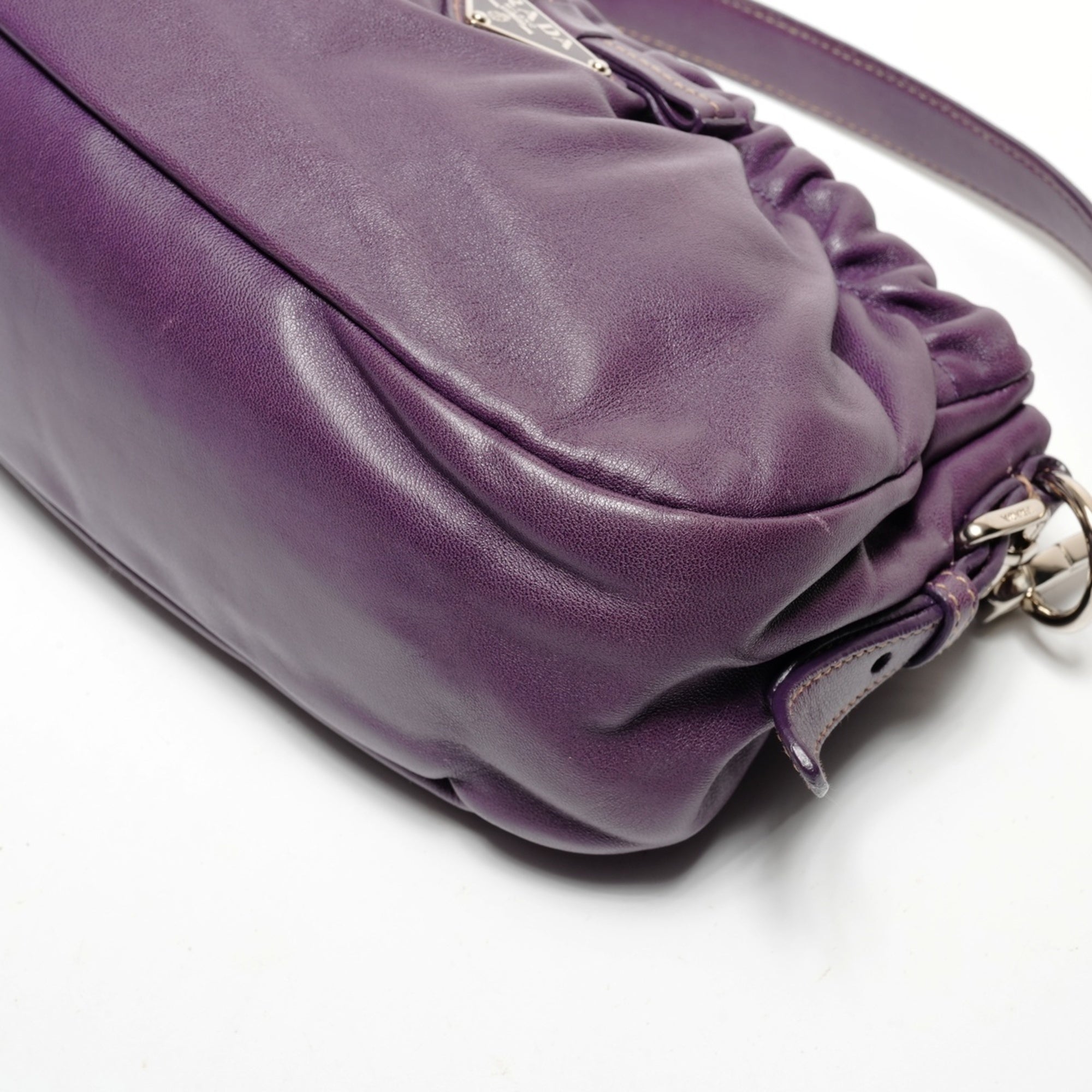 Prada Purple Leather Shoulder Bag (Pre-Owned)