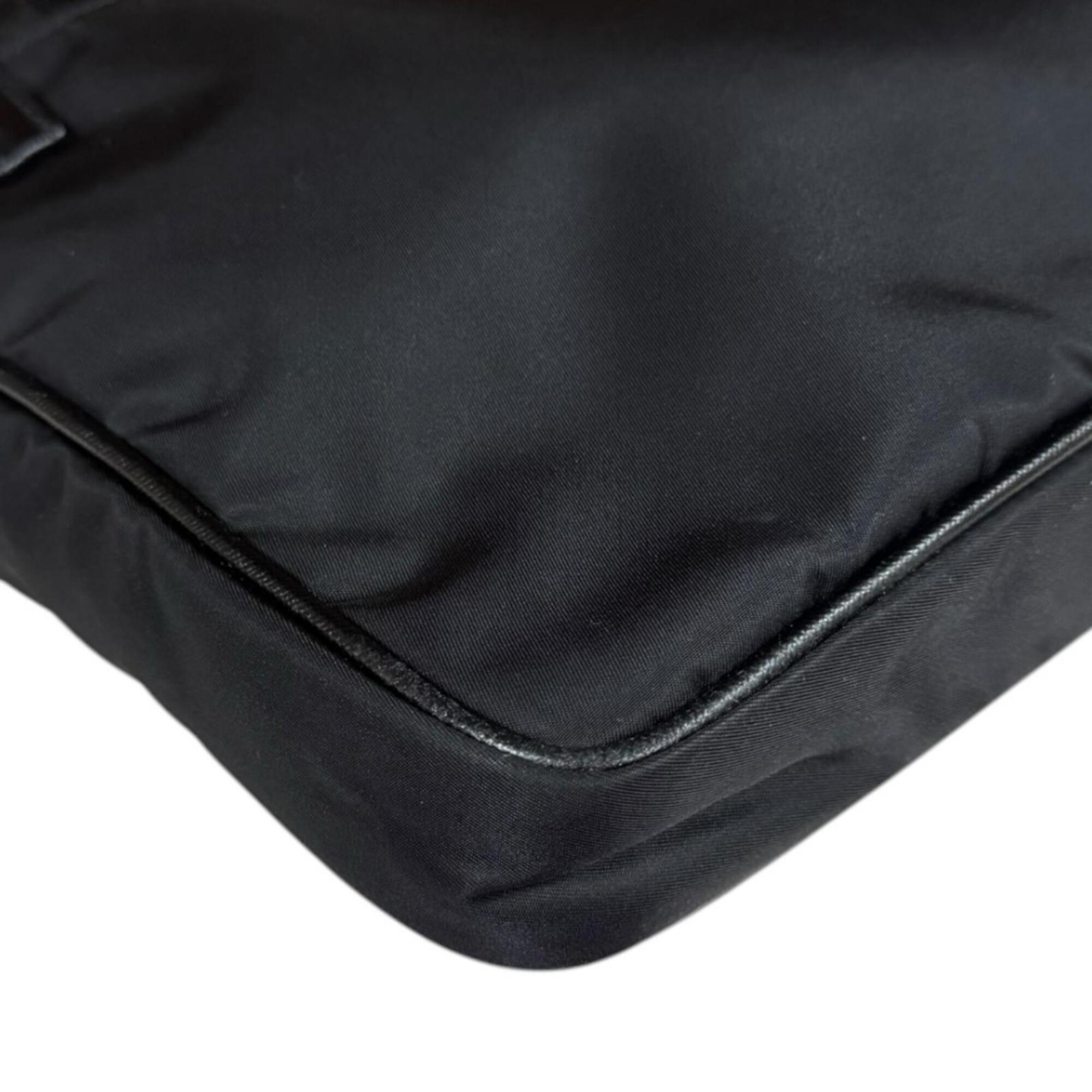 Prada Black Nylon Shoulder Bag (Pre-Owned)