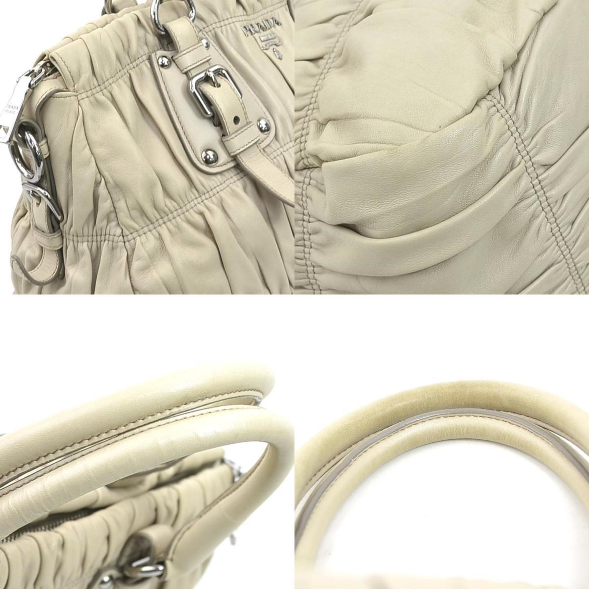 Prada Beige Leather Handbag Shoulder Bag (Pre-Owned)