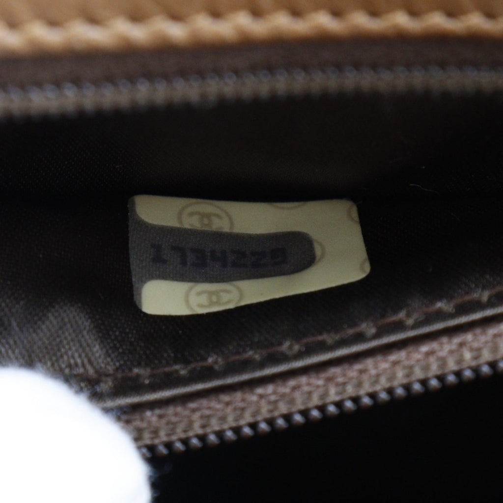 Chanel Beige Leather Handbag (Pre-Owned)