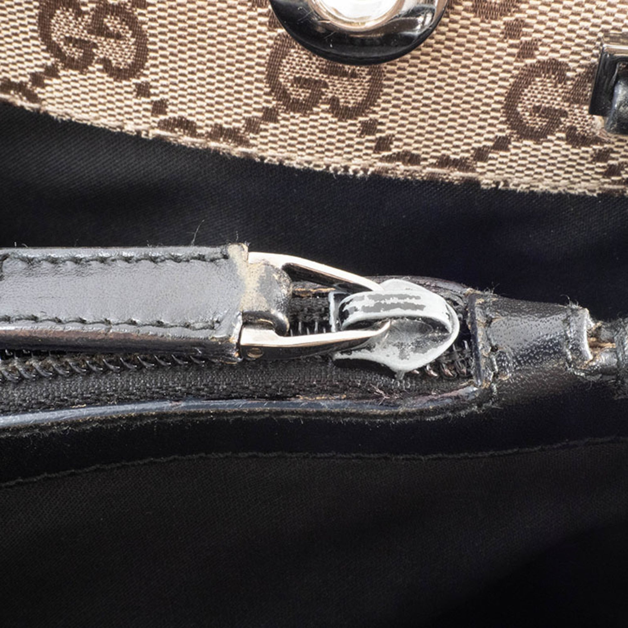 Gucci Beige Black Bamboo Canvas Handbag (Pre-Owned)