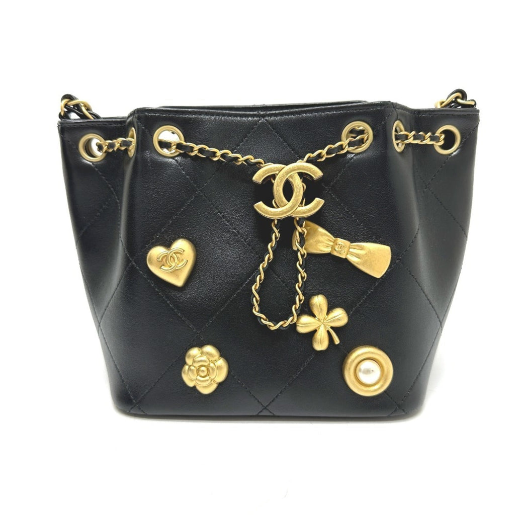 Chanel Black Leather Shoulder Bag (Pre-Owned)