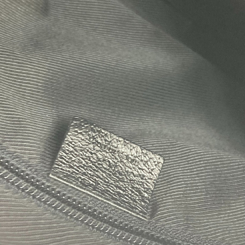 Gucci Black Gg Canvas Shoulder Bag (Pre-Owned)