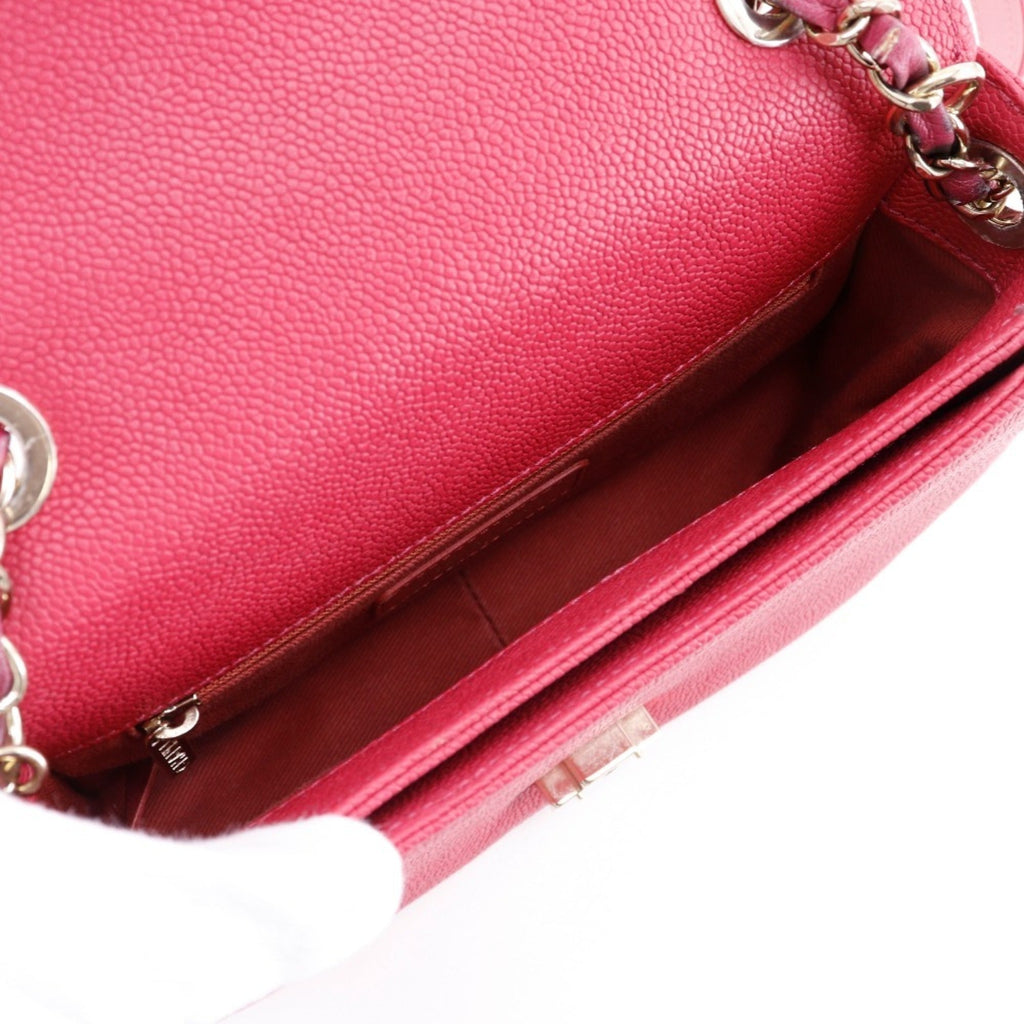 Chanel Pink Caviar Leather Handbag (Pre-Owned)