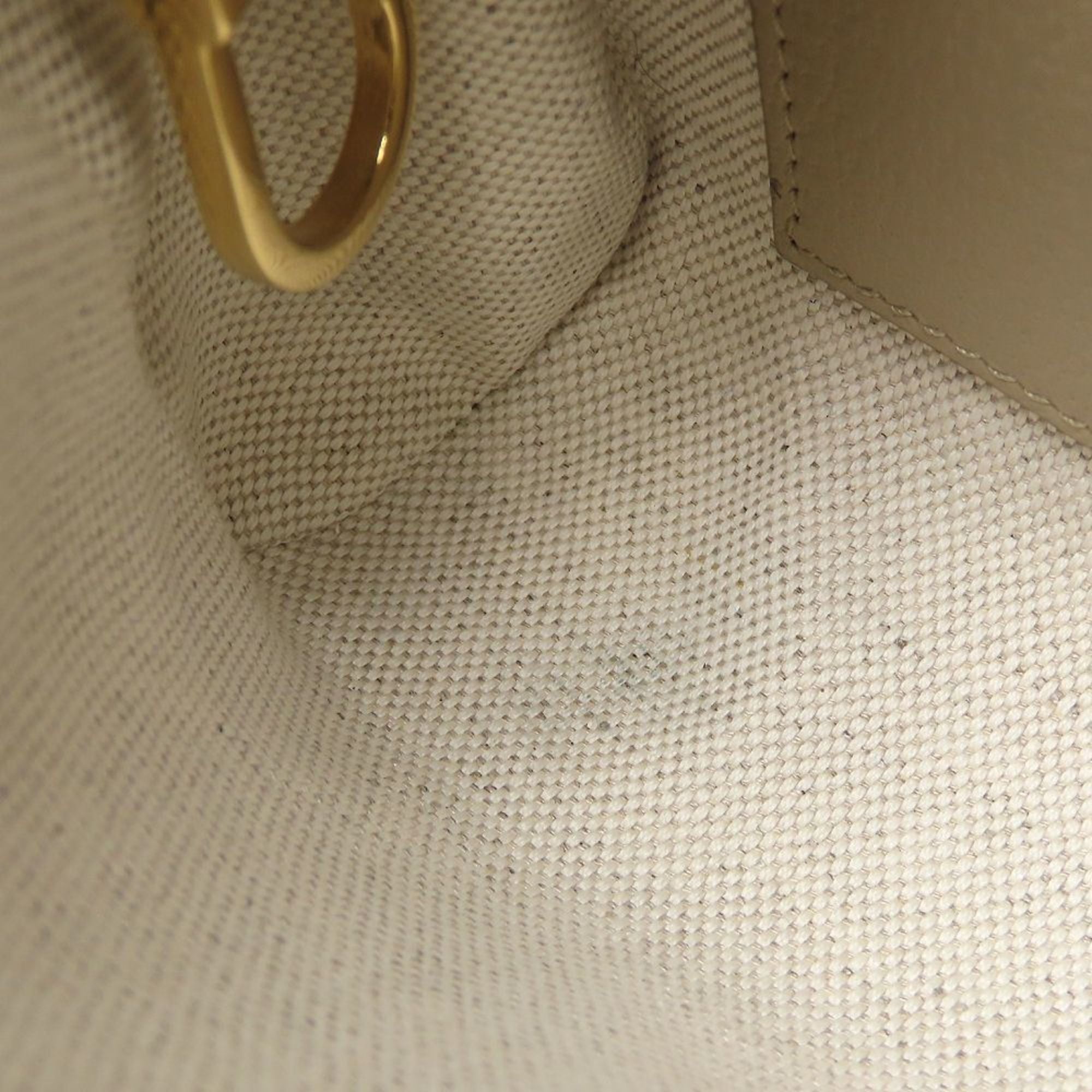 Gucci Beige White Gg Supreme Leather Shoulder Bag (Pre-Owned)