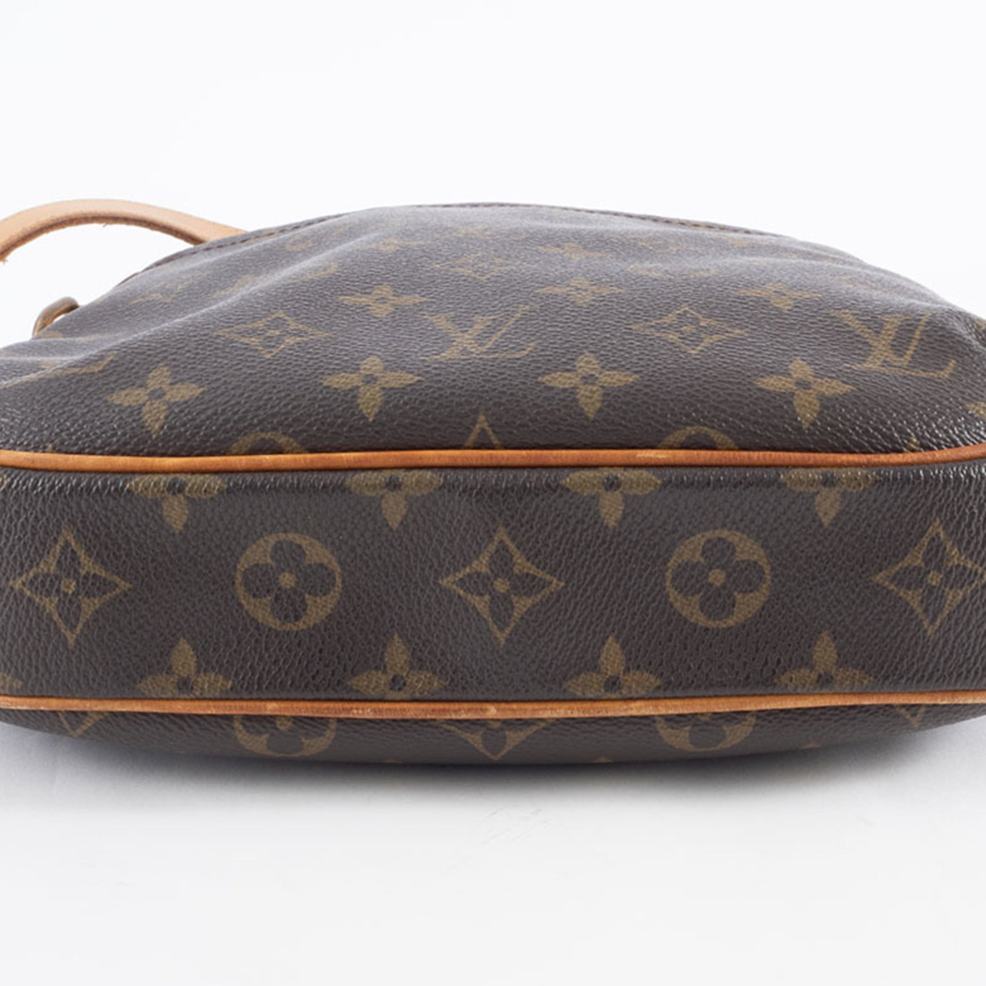 Louis Vuitton Brown Monogram Canvas Shoulder Bag (Pre-Owned)