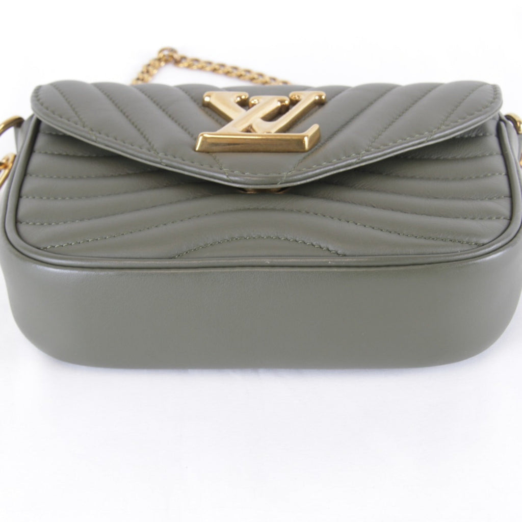 Louis Vuitton Khaki Leather Shoulder Bag (Pre-Owned)