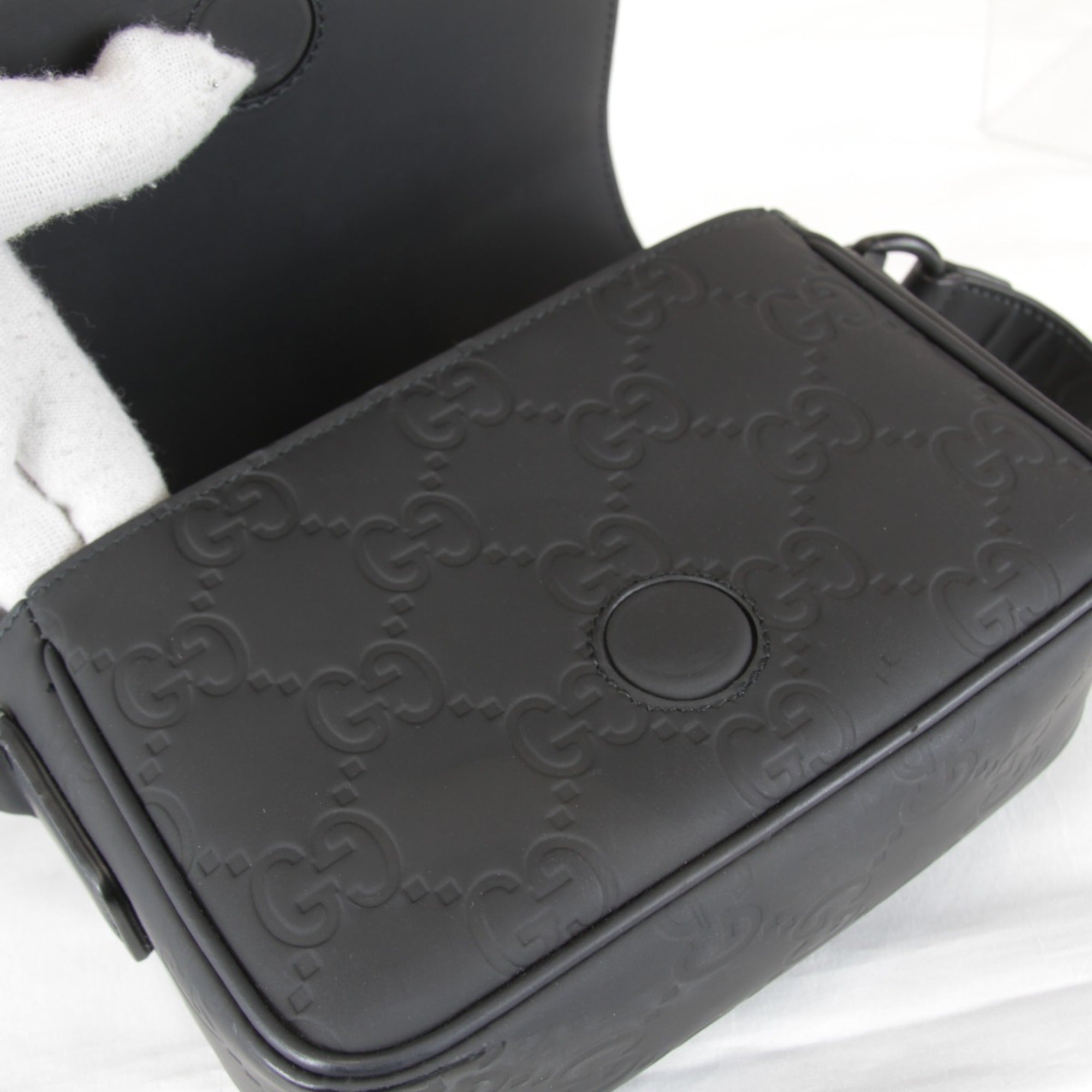 Gucci Black Rubber Shoulder Bag (Pre-Owned)