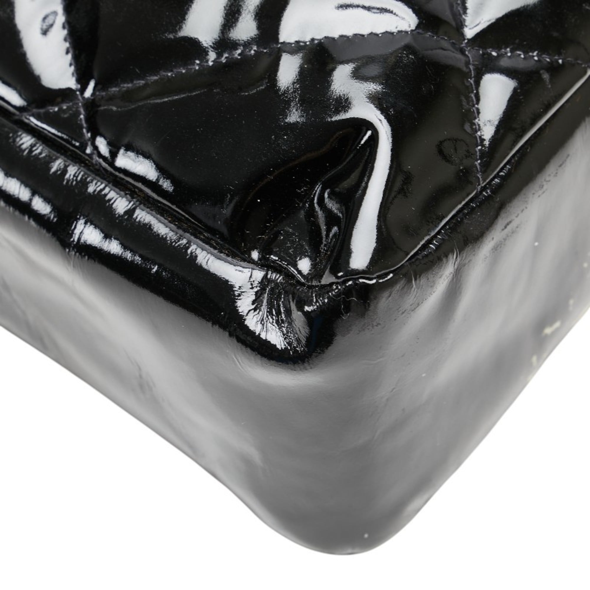 Chanel Black Patent Leather Shoulder Bag (Pre-Owned)