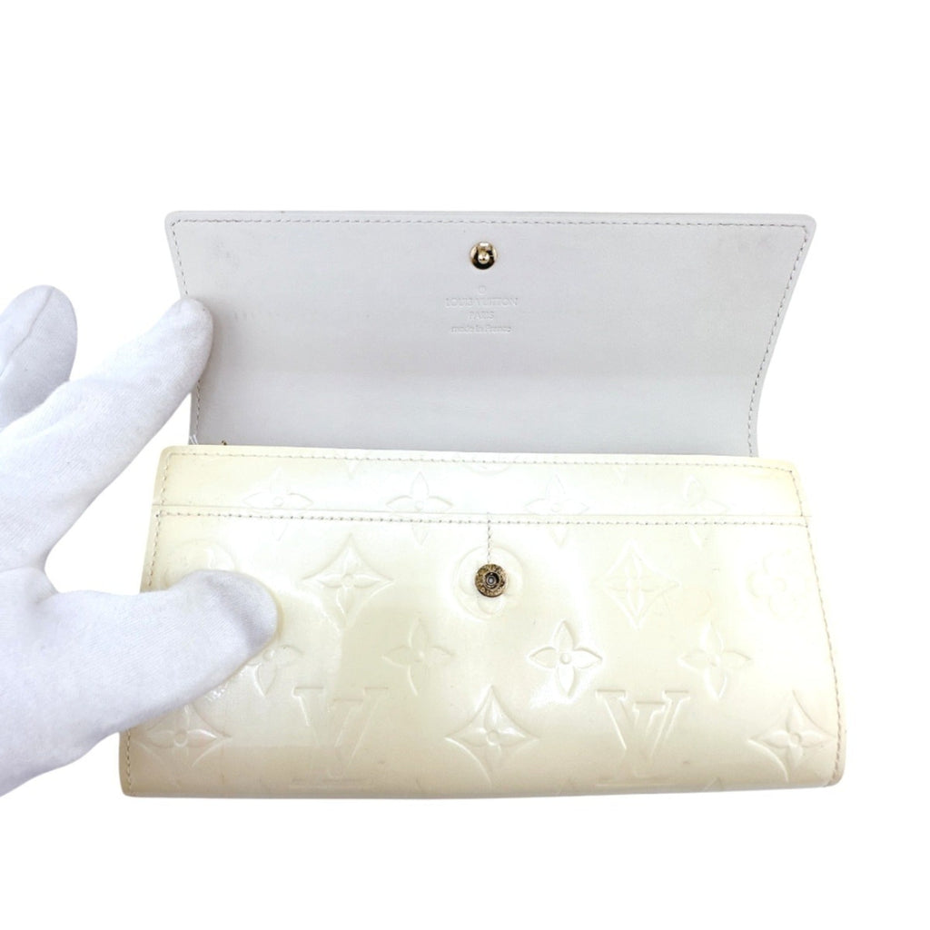 Louis Vuitton Cream White Monogram Vernis Long Wallet (Tri-Fold) (Pre-Owned)