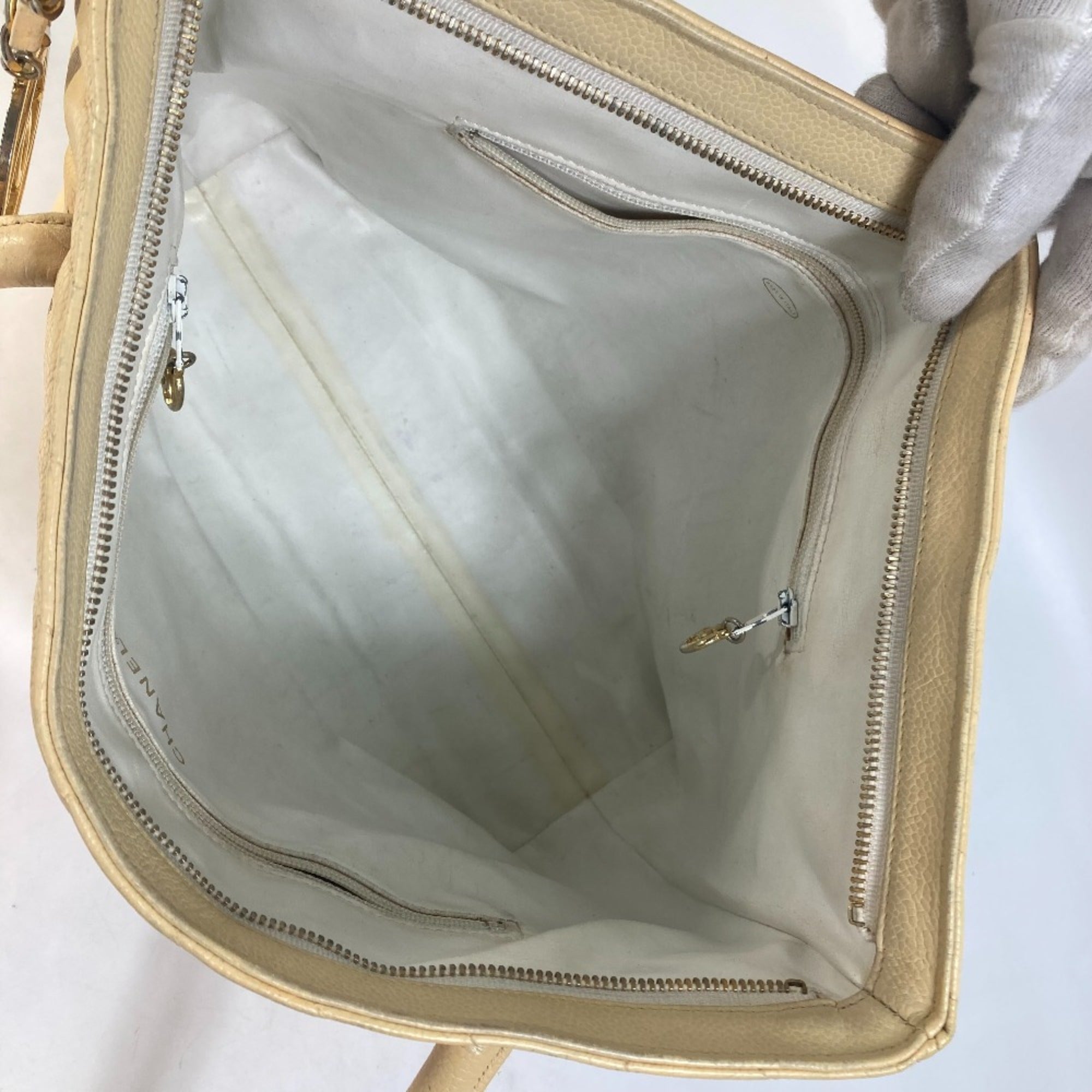 Chanel Yellow Leather Shoulder Bag (Pre-Owned)
