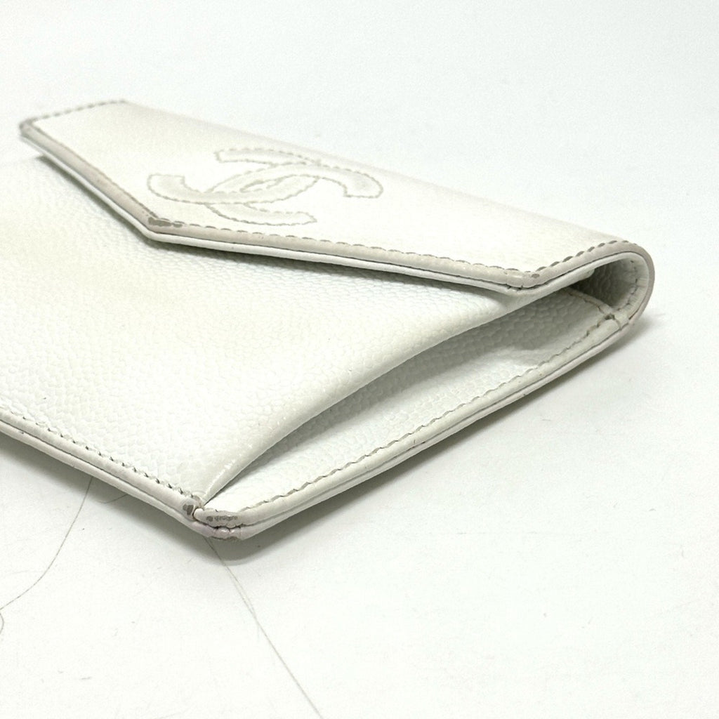 Chanel White Grained Calfskin Wallet (Bi-Fold) (Pre-Owned)