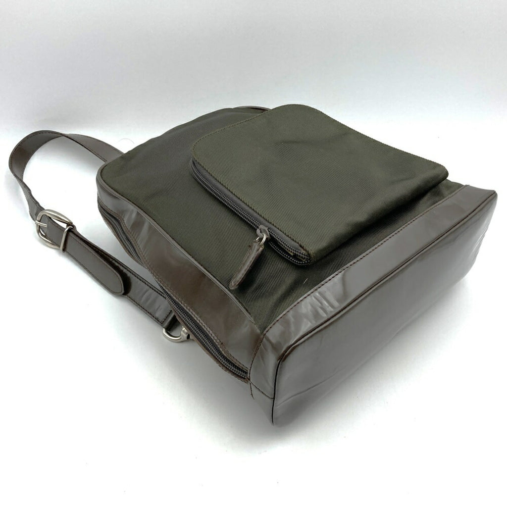 Gucci Brown Leather Nylon Sling Bag (Pre-Owned)