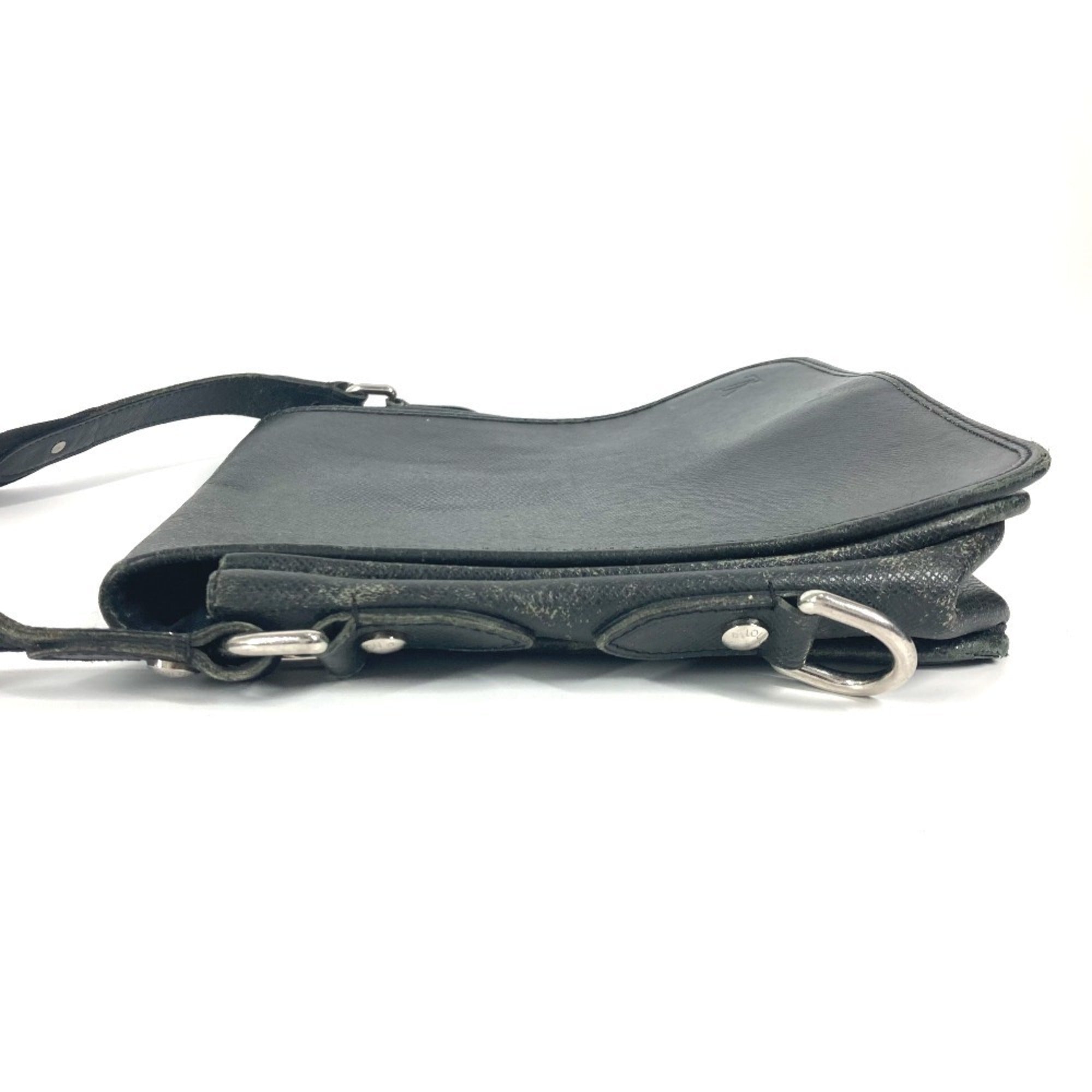 Louis Vuitton Ardoise Black Taiga Leather Shoulder Bag (Pre-Owned)