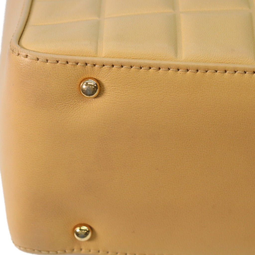 Chanel Chocolate Bar Beige Leather Handbag (Pre-Owned)
