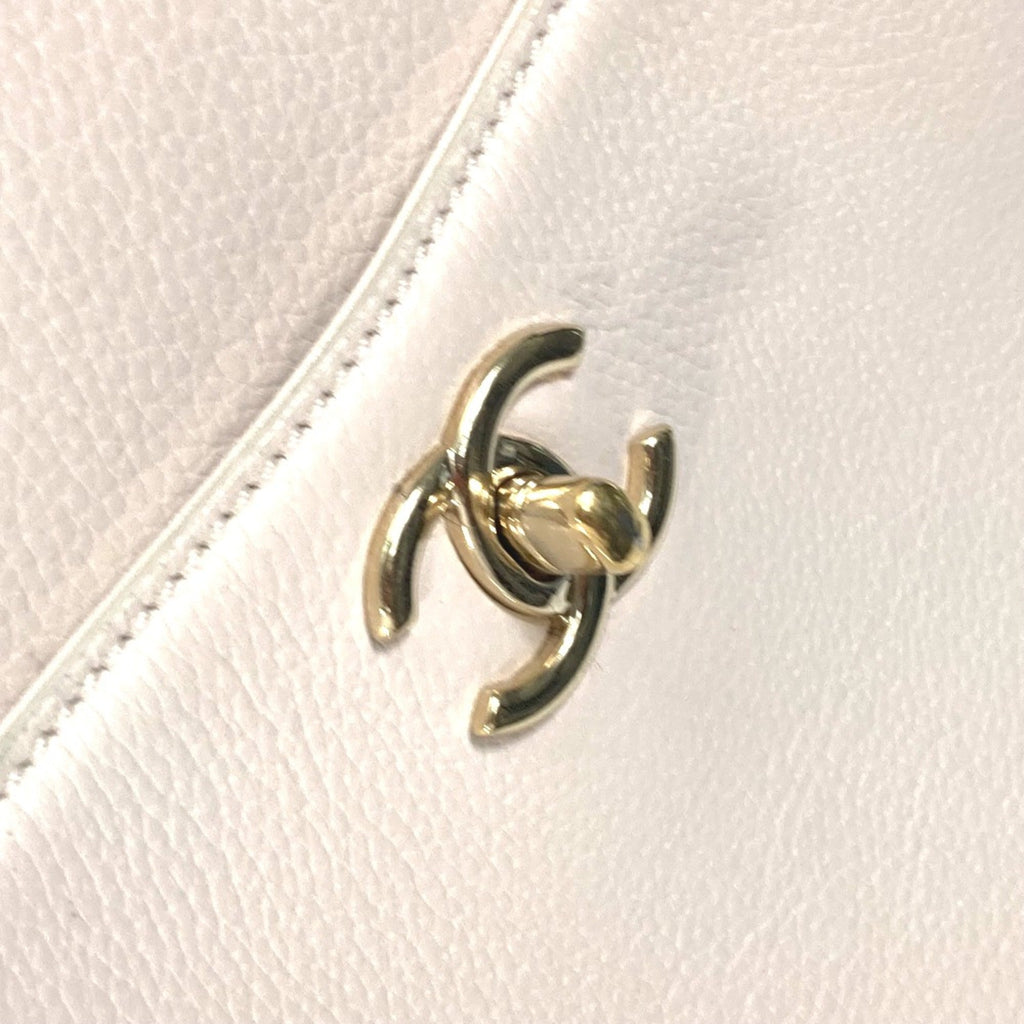 Chanel Beige Leather Handbag (Pre-Owned)