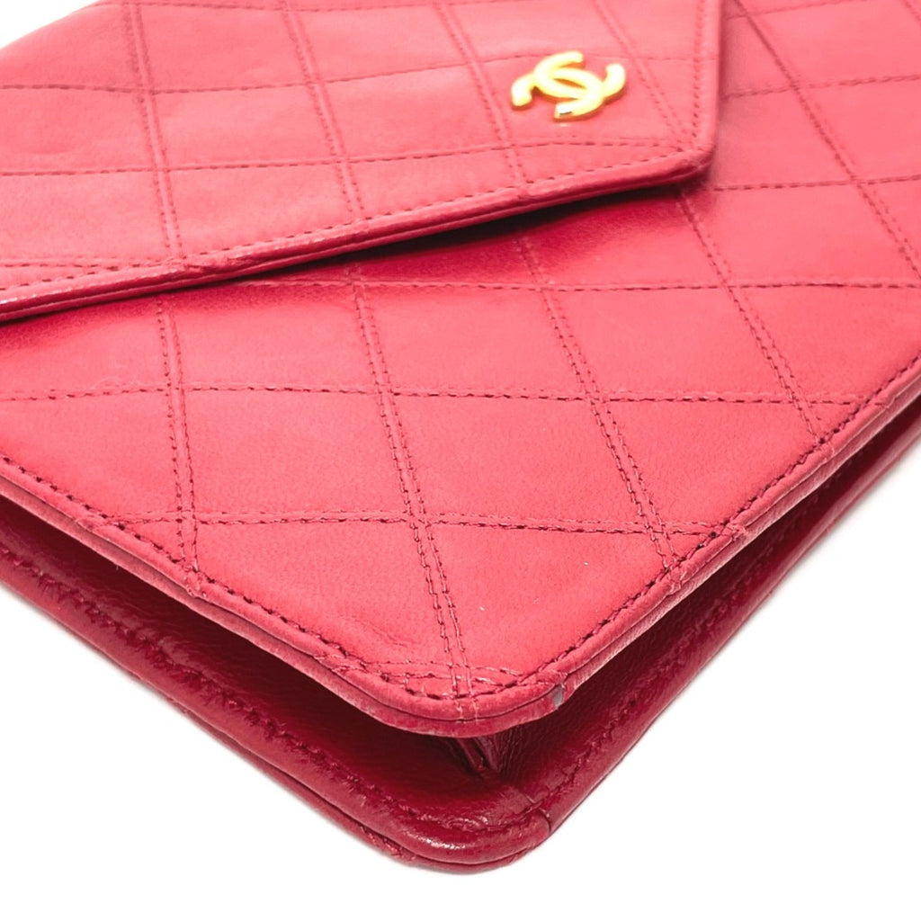 Chanel Red Leather Shoulder Bag (Pre-Owned)