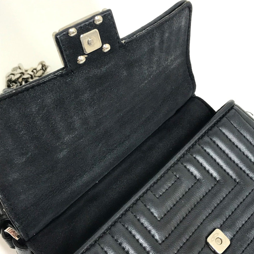 Fendi Black Leather Shoulder Bag (Pre-Owned)