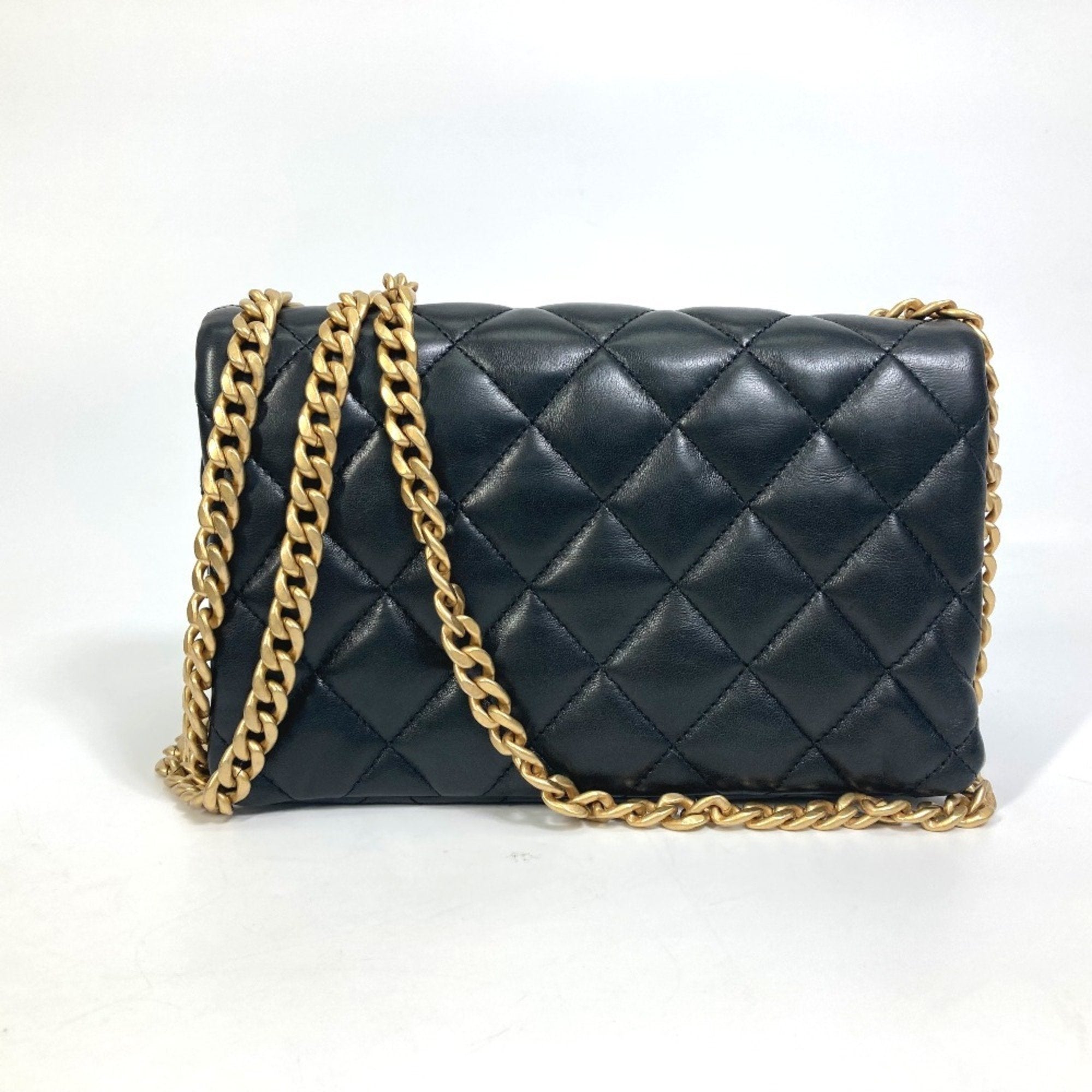 Chanel Black Leather Shoulder Bag (Pre-Owned)