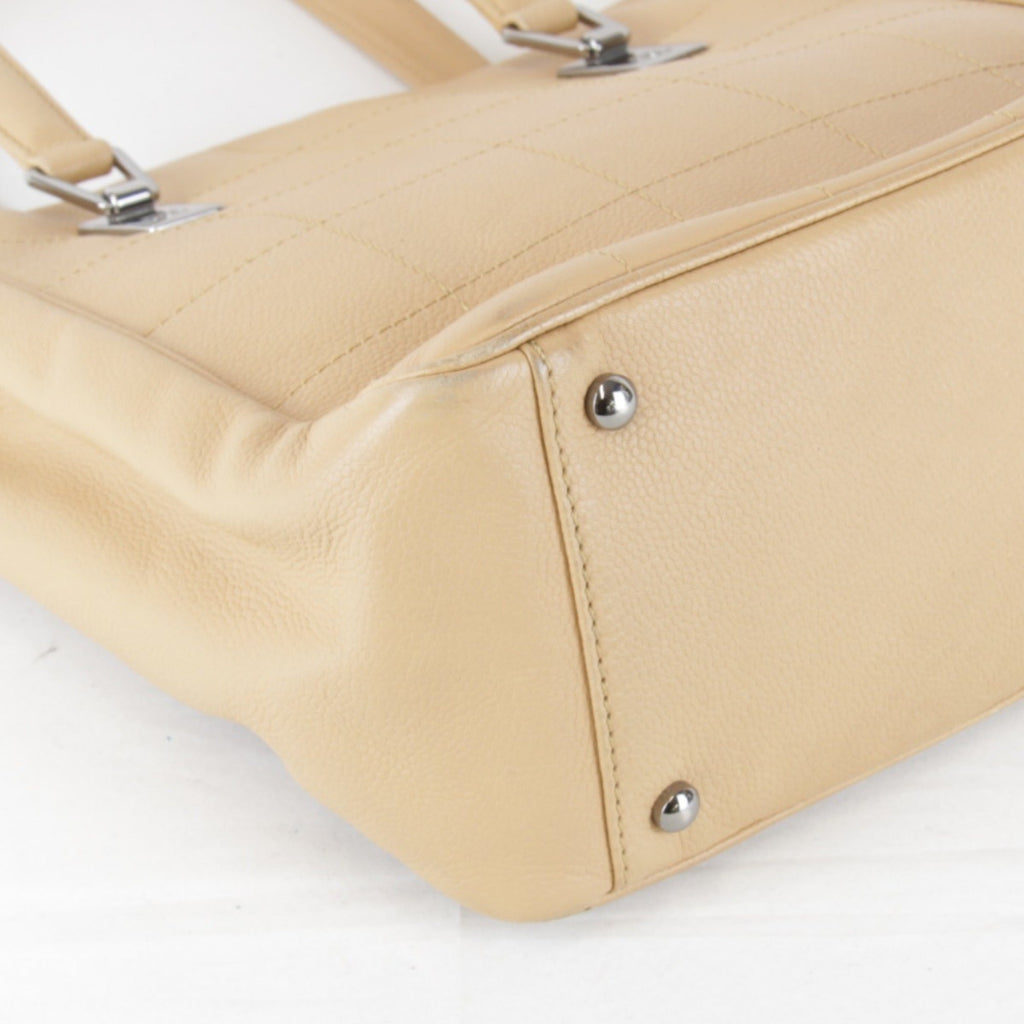 Chanel Beige Leather Tote Bag (Pre-Owned)