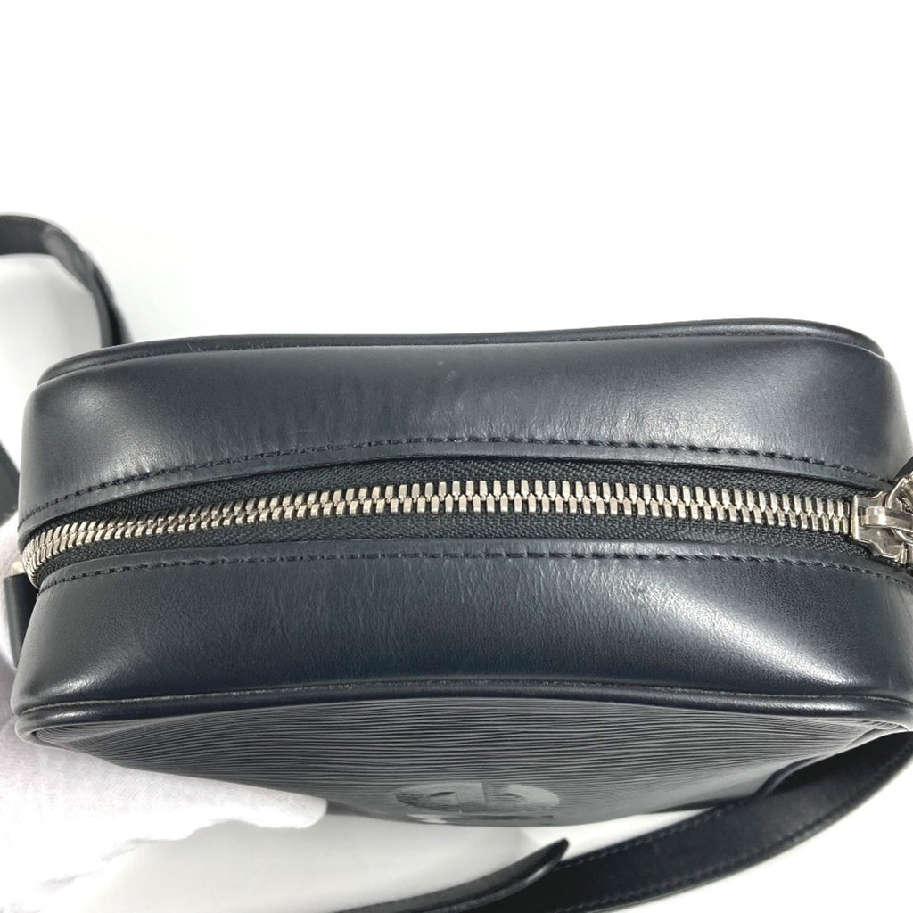 Louis Vuitton Black Epi Leather Pochette Shoulder Bag (Pre-Owned)