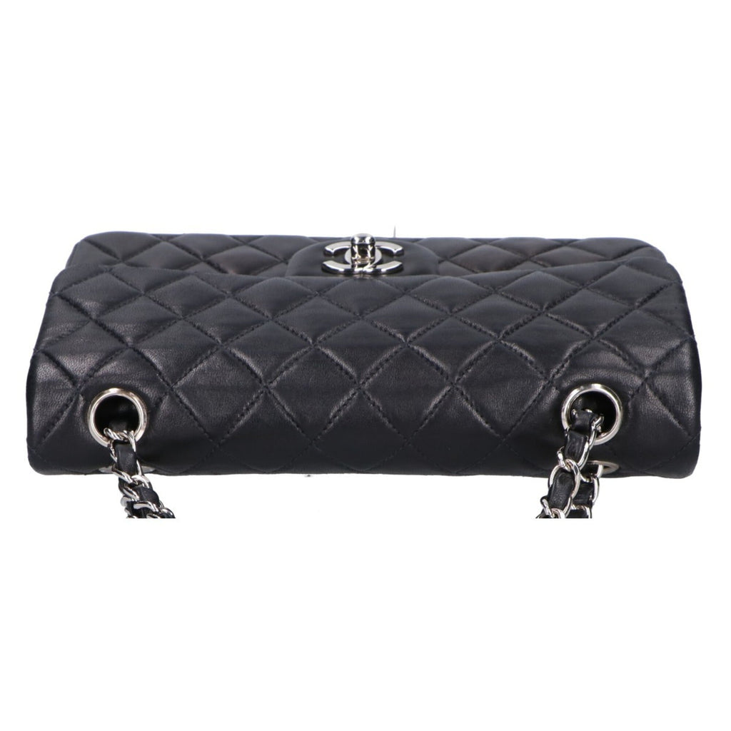 Chanel Matelasse Black Leather Shoulder Bag (Pre-Owned)