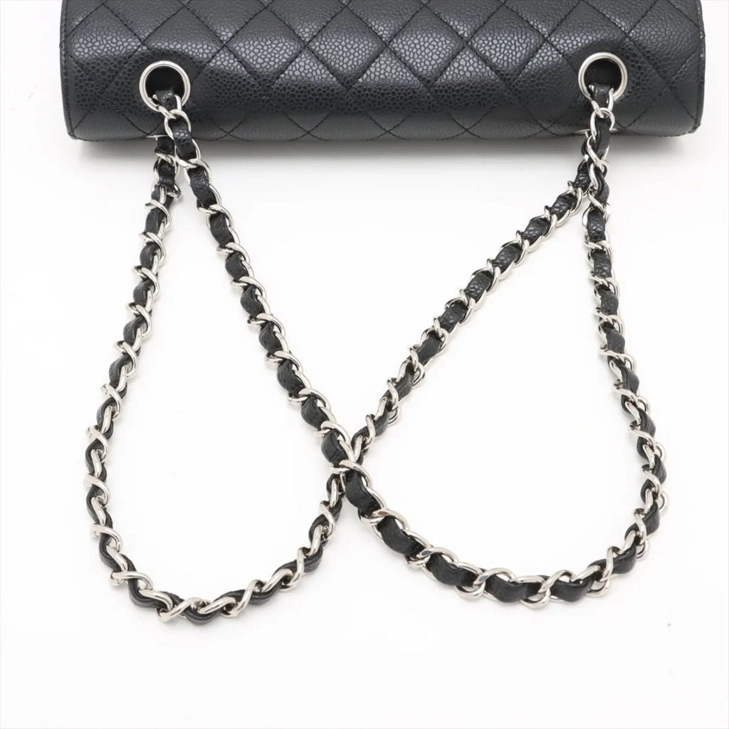 Chanel Matelasse Black Leather Shoulder Bag (Pre-Owned)