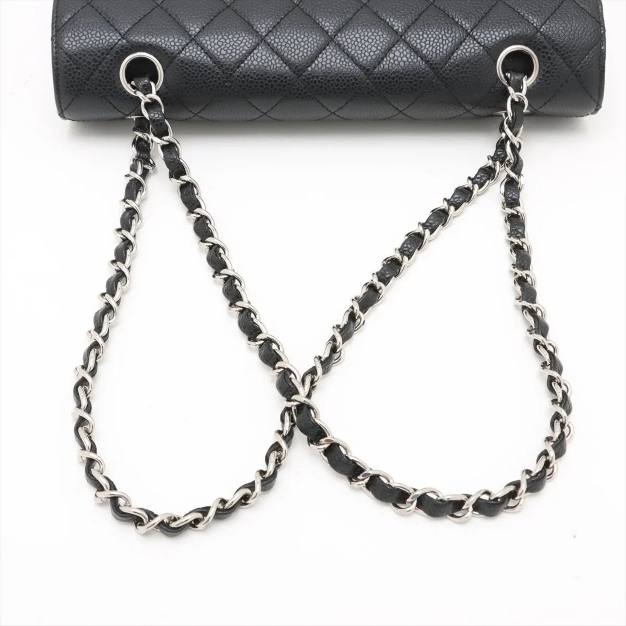 Chanel Matelasse Black Leather Shoulder Bag (Pre-Owned)
