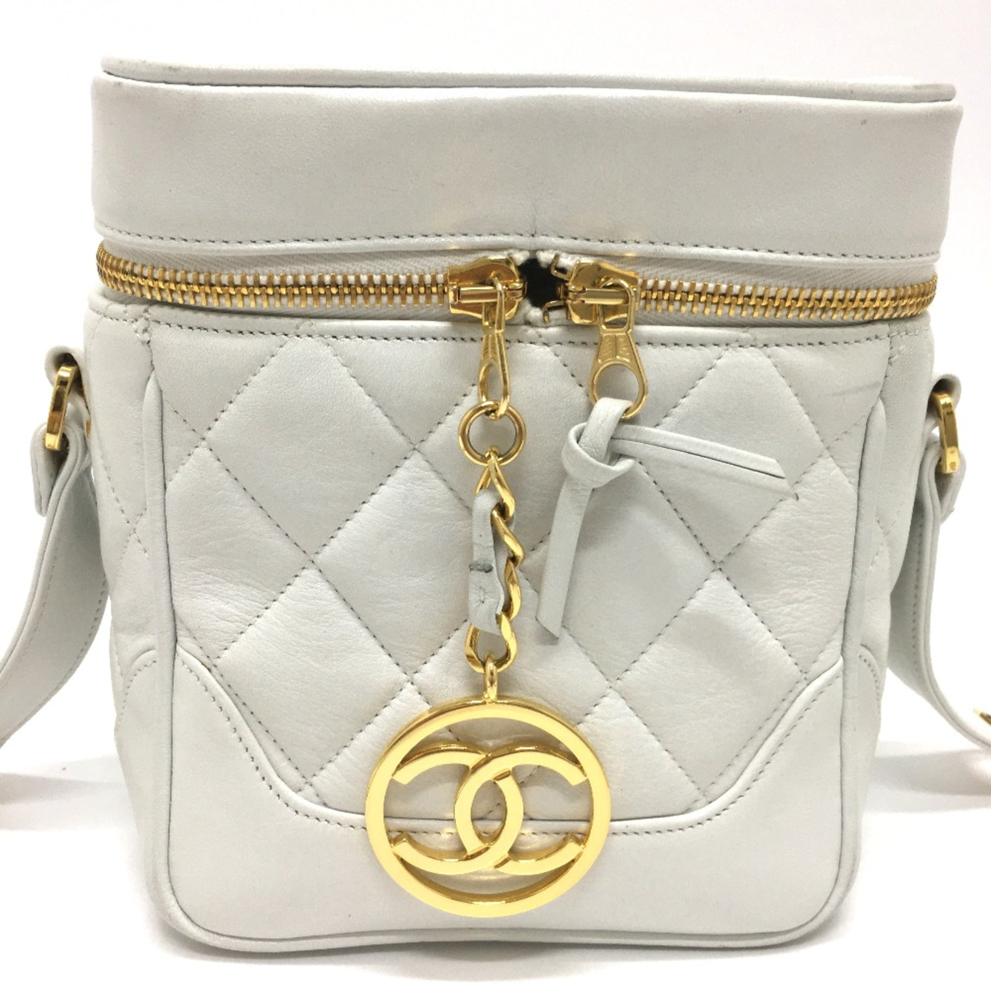 Chanel White Leather Shoulder Bag (Pre-Owned)