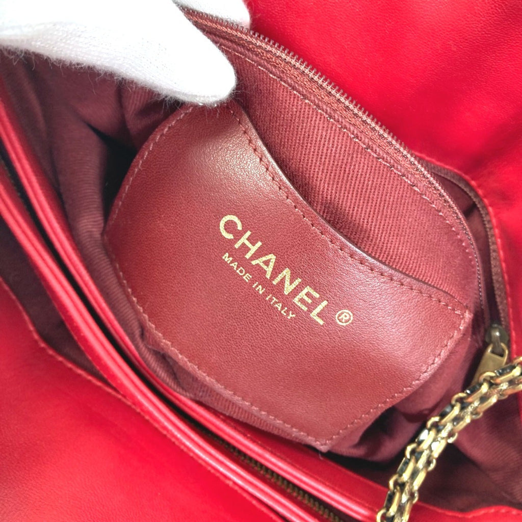 Chanel Red Leather Shoulder Bag (Pre-Owned)