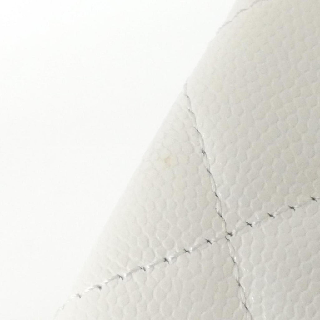 Chanel White Grained Calfskin Pouch (Pre-Owned)