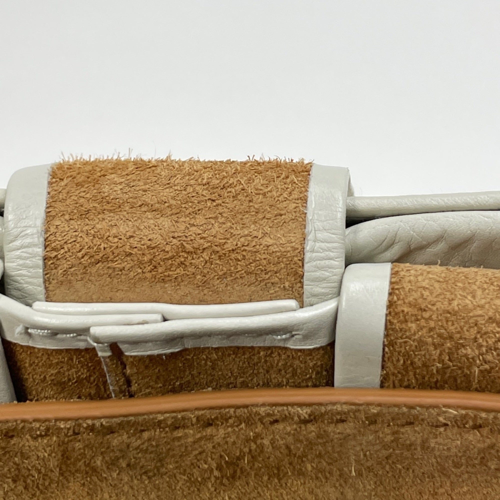 Bottega Veneta White Leather Shoulder Bag (Pre-Owned)