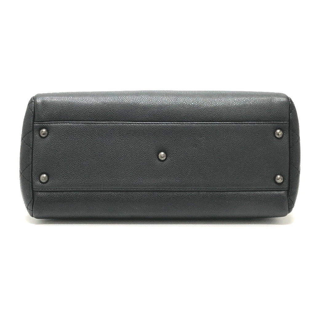Chanel Black Leather Shoulder Bag (Pre-Owned)
