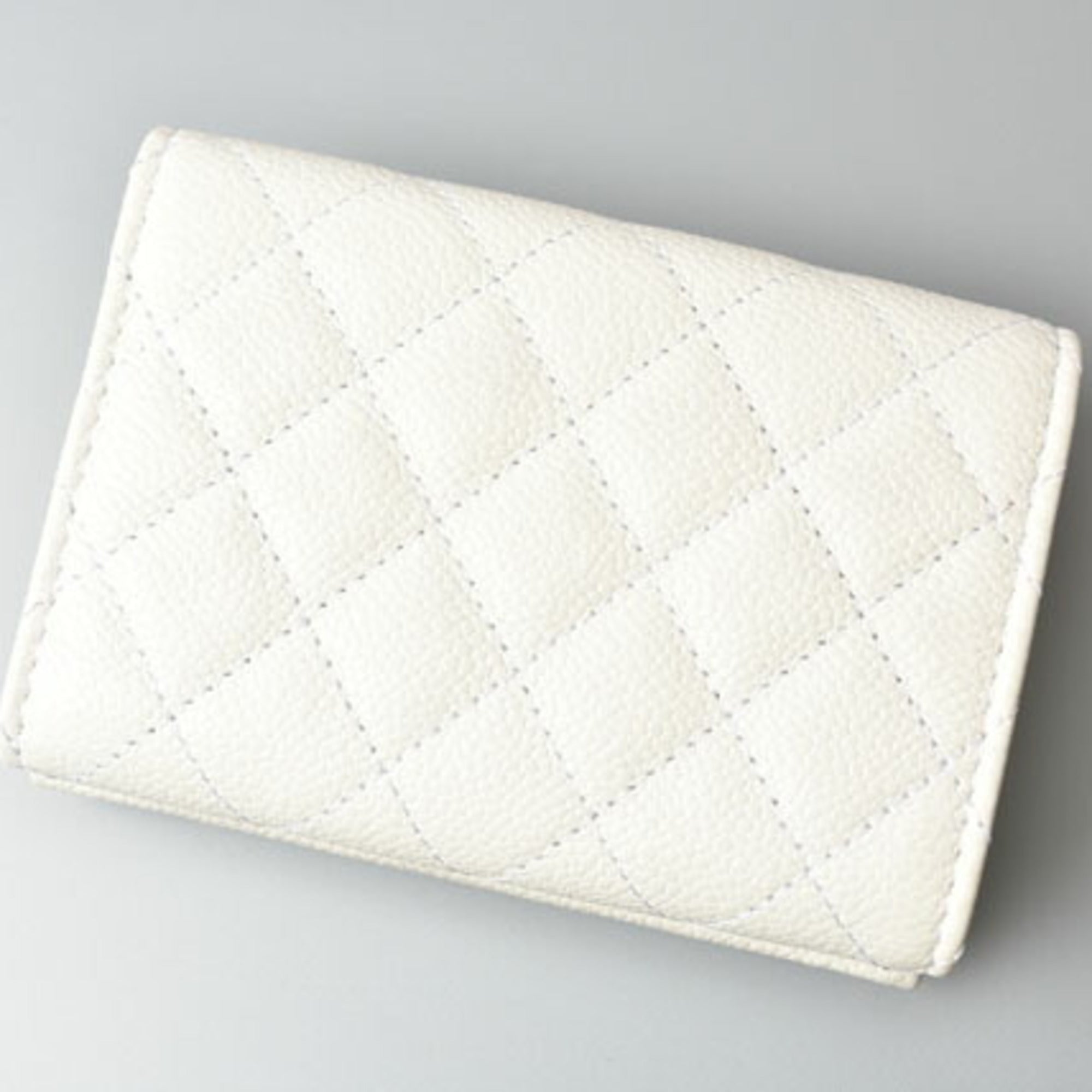 Chanel Boy Chanel Off-White Grained Calfskin Wallet (Bi-Fold) (Pre-Owned)