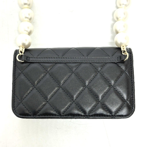 Chanel Black Leather Shoulder Bag (Pre-Owned)