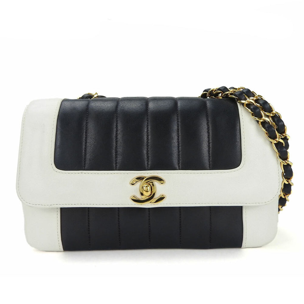 Chanel Navy White Leather Shoulder Bag (Pre-Owned)