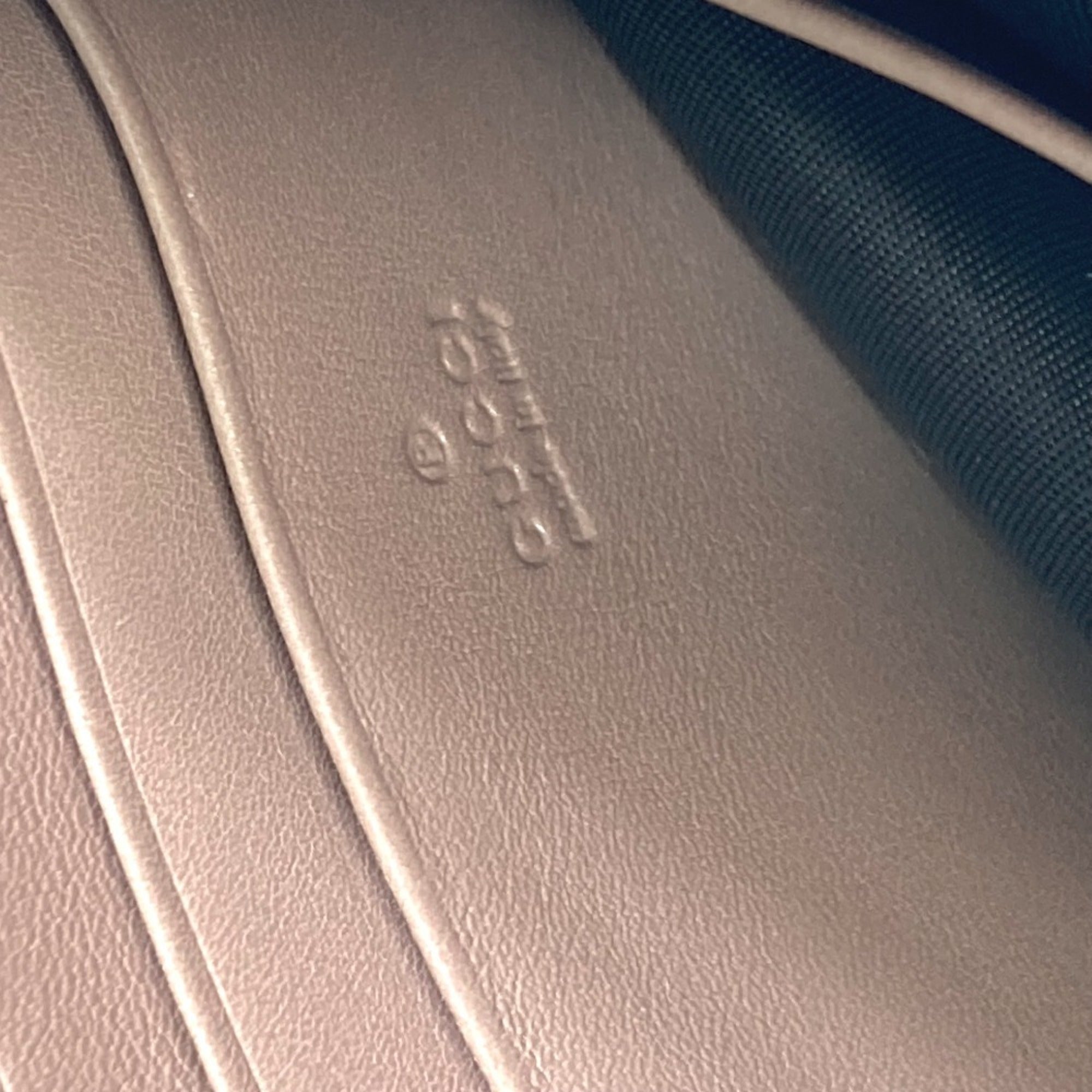 Gucci Beige Shoulder Bag (Pre-Owned)